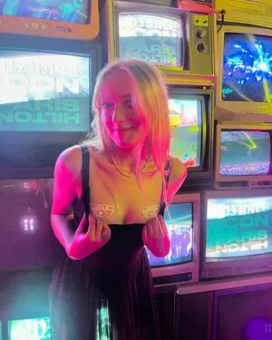 Dakota Fanning / dakotafanning фото голая #0318