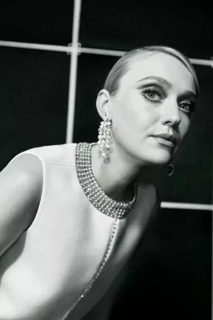 Dakota Fanning / dakotafanning фото голая #0341