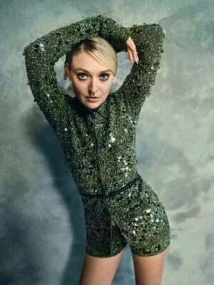 Dakota Fanning / dakotafanning фото голая #0343