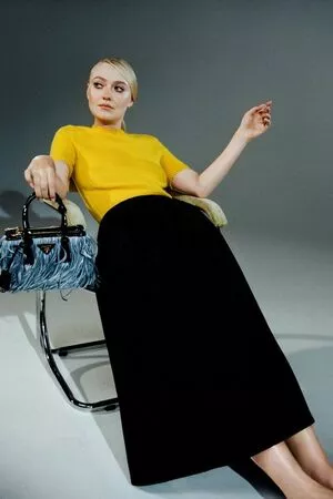 Dakota Fanning / dakotafanning фото голая #0347