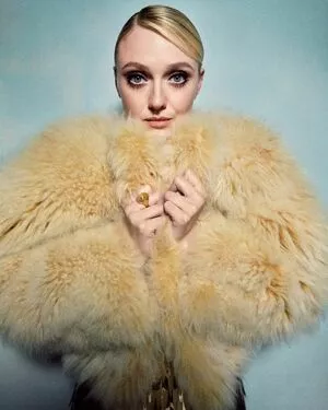 Dakota Fanning / dakotafanning фото голая #0351