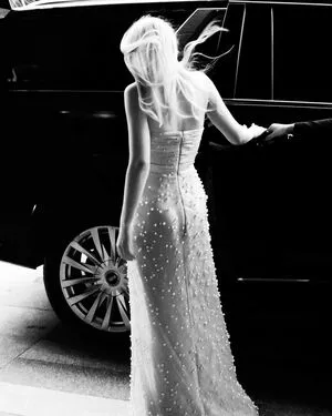 Dakota Fanning / dakotafanning фото голая #0358