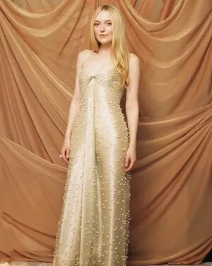 Dakota Fanning / dakotafanning фото голая #0365