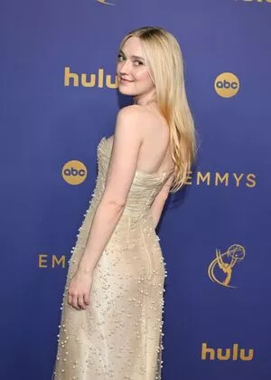 Dakota Fanning / dakotafanning фото голая #0373