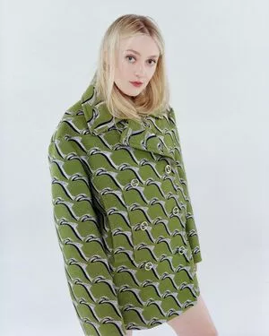 Dakota Fanning / dakotafanning фото голая #0380