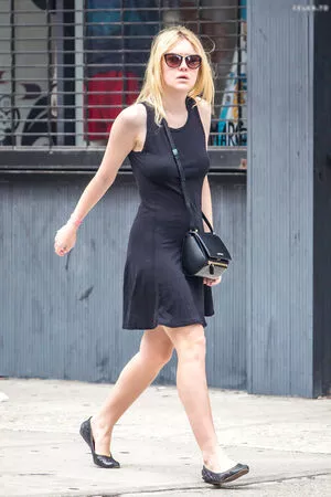 Dakota Fanning / dakotafanning фото голая #0384