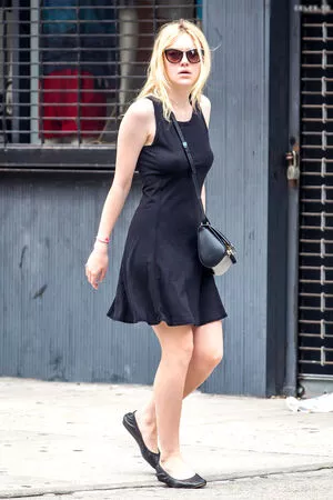 Dakota Fanning / dakotafanning фото голая #0387