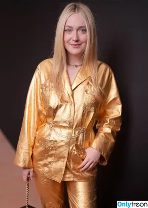 Dakota Fanning / dakotafanning фото голая #0432