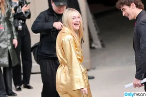 Dakota Fanning / dakotafanning фото голая #0433