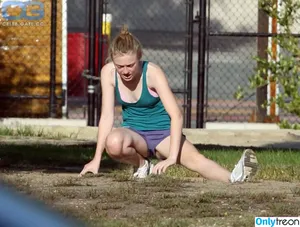 Dakota Fanning / dakota_fanning / dakotafanning nude photo #0503