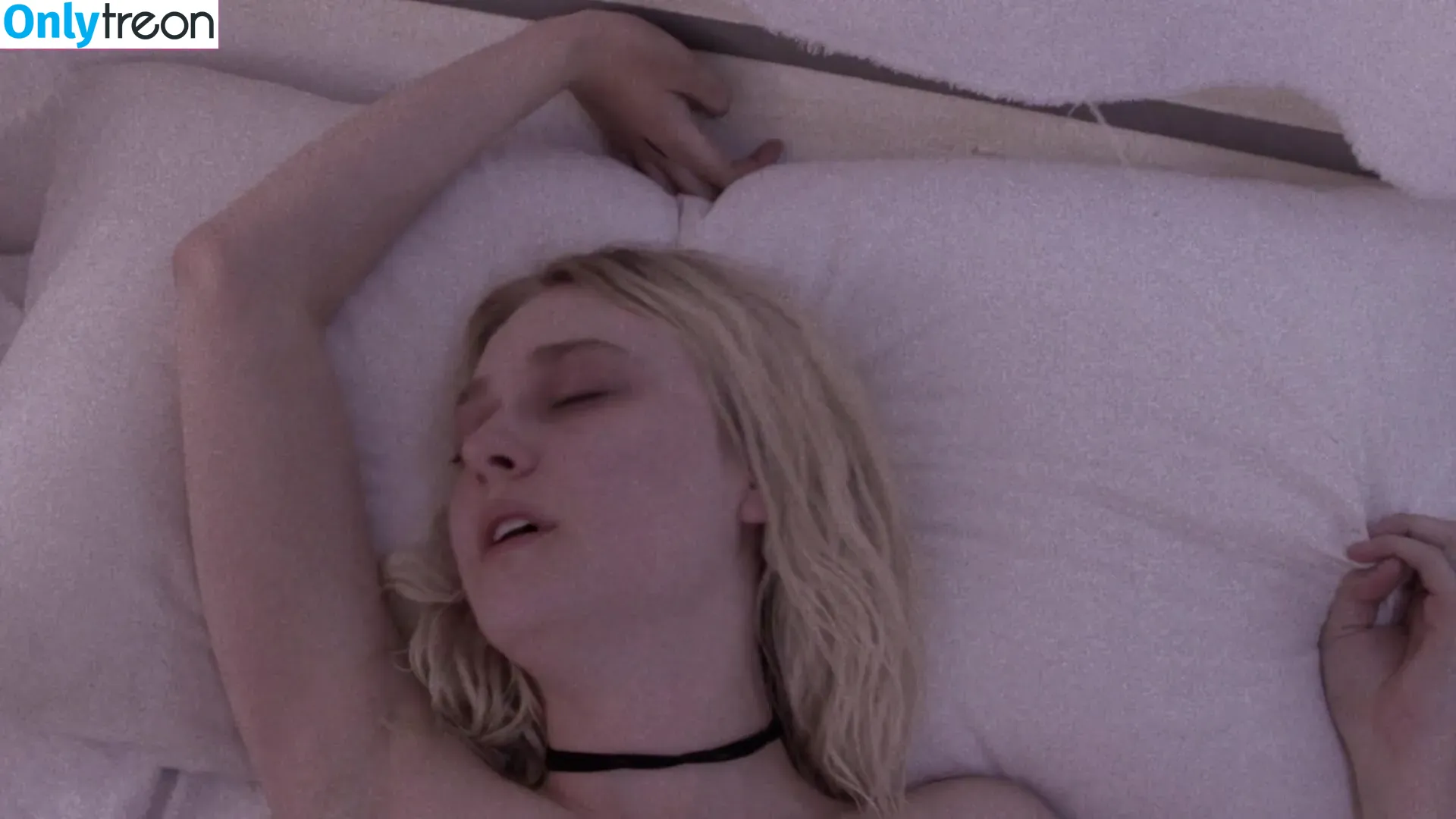 Dakota Fanning голая photo #0016 (dakotafanning)