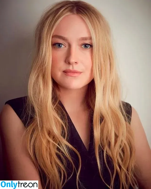 Dakota Fanning nude photo #0032 (dakotafanning)