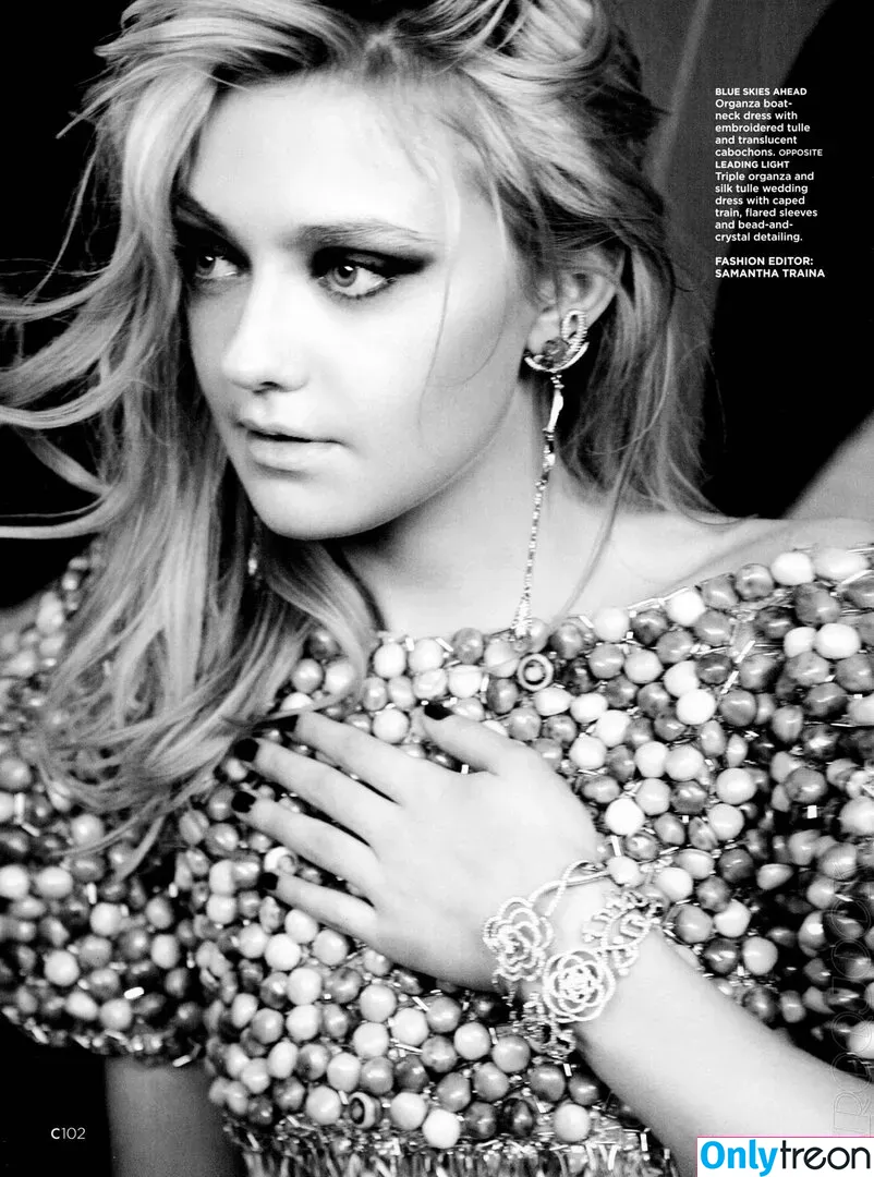 Dakota Fanning голая photo #0107 (dakotafanning)