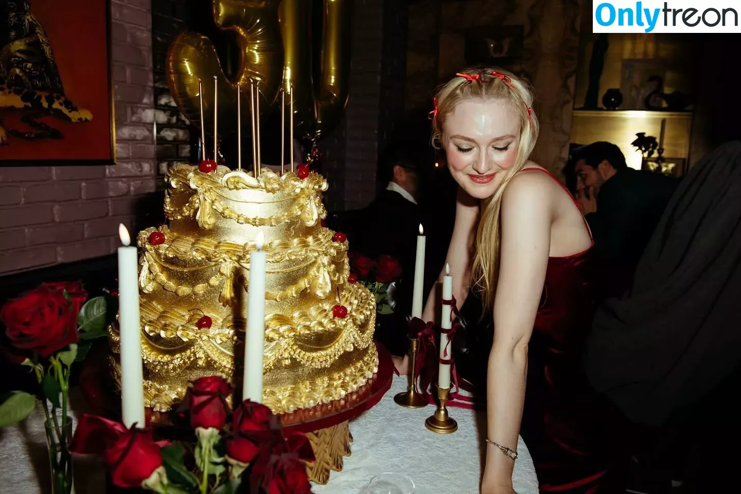 Dakota Fanning nude photo #0161 (dakotafanning)