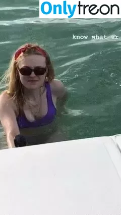 Dakota Fanning nude photo #0193 (dakotafanning)
