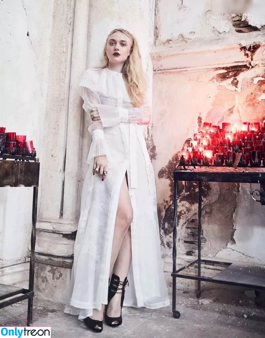 Dakota Fanning голая photo #0238 (dakotafanning)
