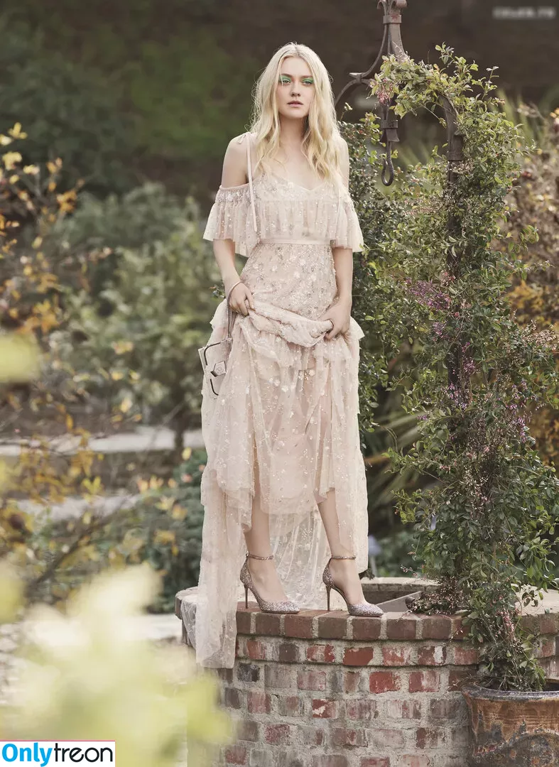 Dakota Fanning голая photo #0253 (dakotafanning)
