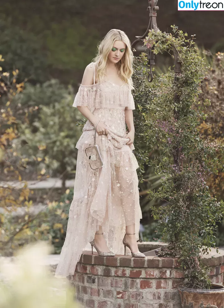 Dakota Fanning голая photo #0257 (dakotafanning)