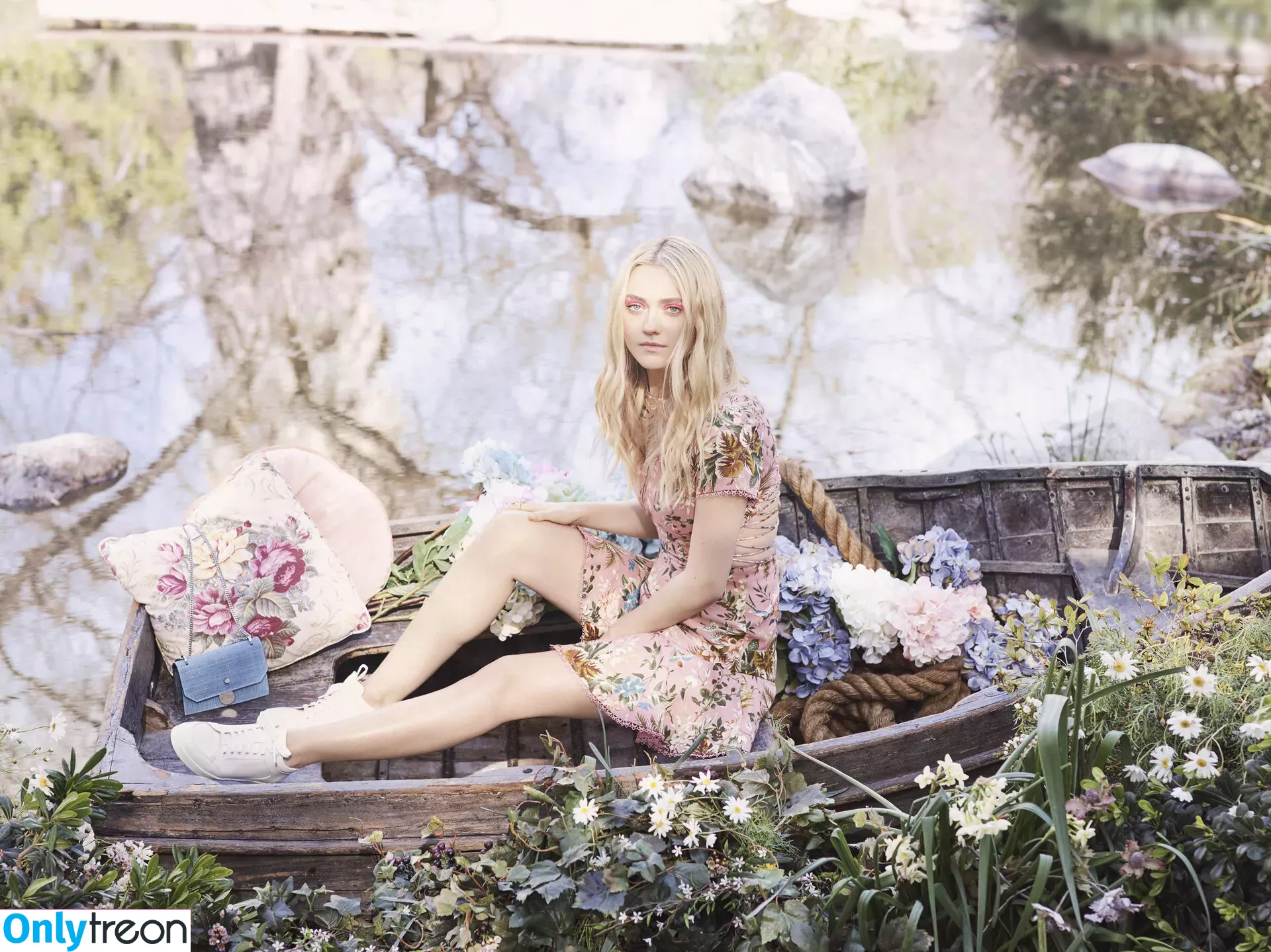 Dakota Fanning голая photo #0259 (dakotafanning)