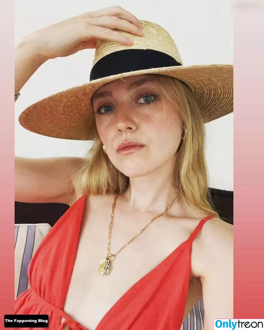 Dakota Fanning голая photo #0275 (dakotafanning)