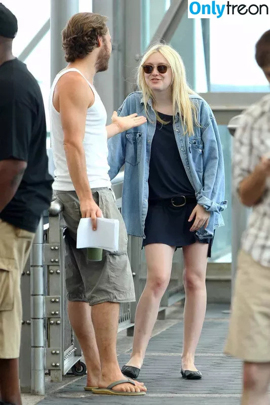Dakota Fanning голая photo #0297 (dakotafanning)