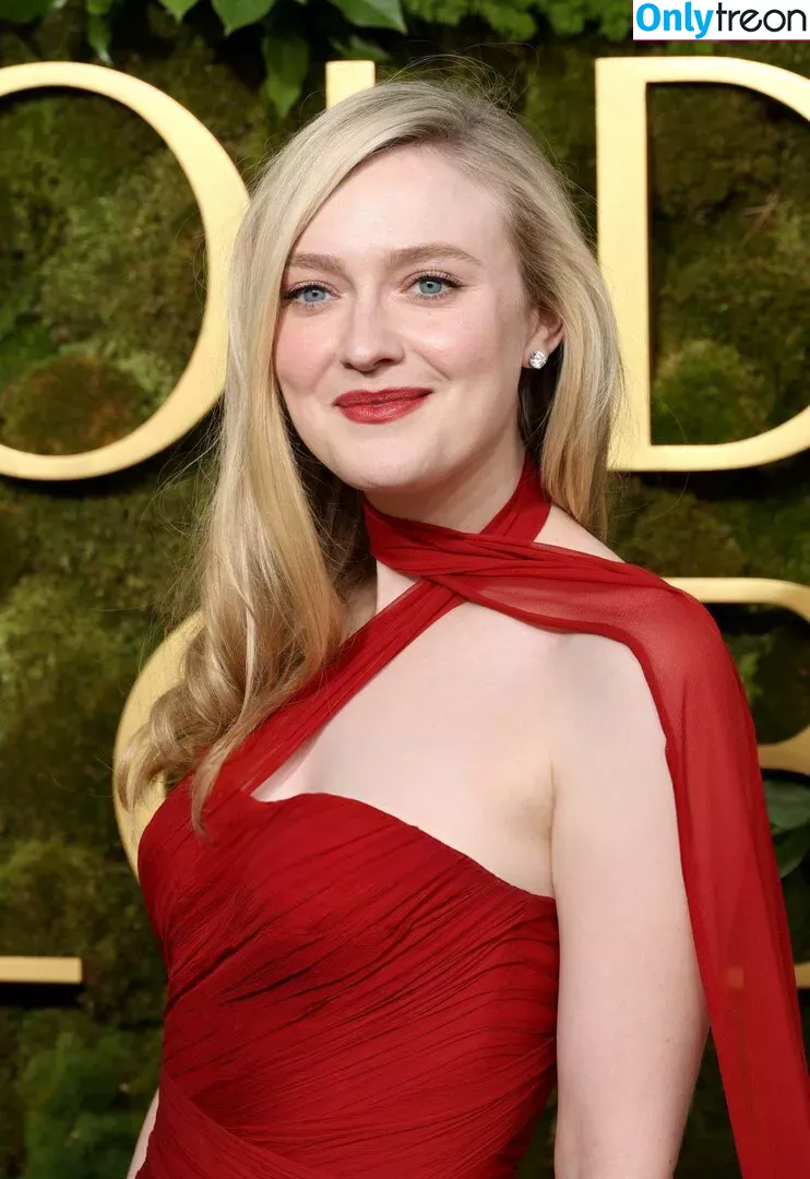 Dakota Fanning голая photo #0411 (dakotafanning)