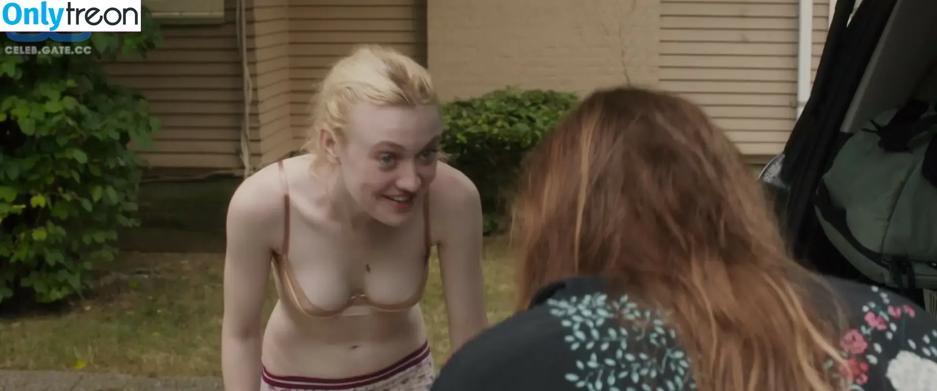 Dakota Fanning nude photo #0494 (dakota_fanning / dakotafanning)
