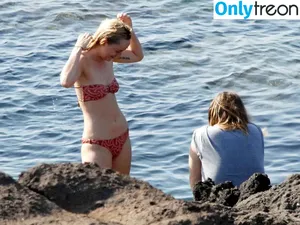 Dakota Johnson / dakotajohnson / isDakotaJohnson nude photo #0872