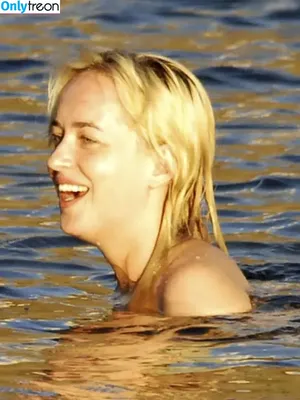 Dakota Johnson / dakotajohnson / isDakotaJohnson nude photo #0904