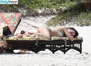 Dakota Johnson / dakotajohnson / isDakotaJohnson nude photo #0909