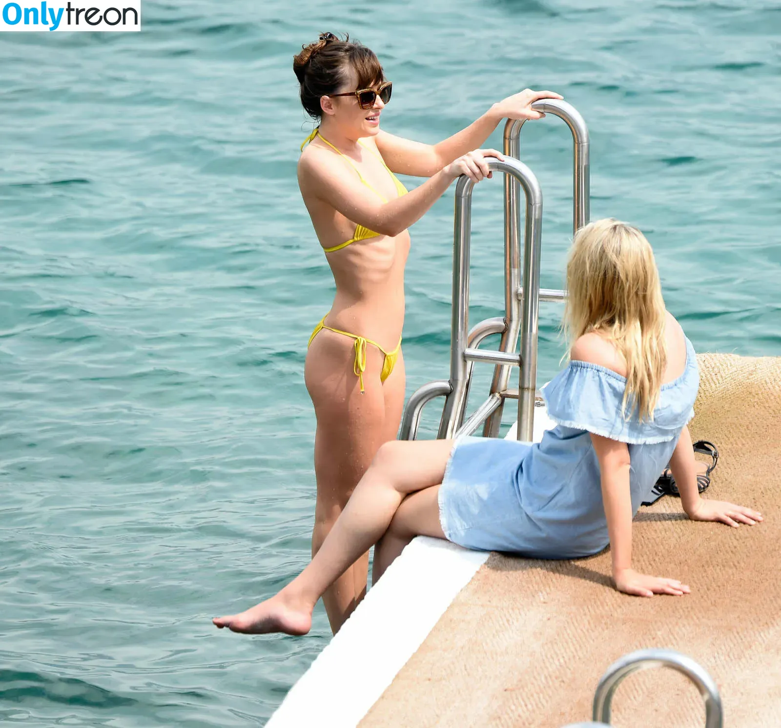 Dakota Johnson голая photo #0372 (dakotajohnson)