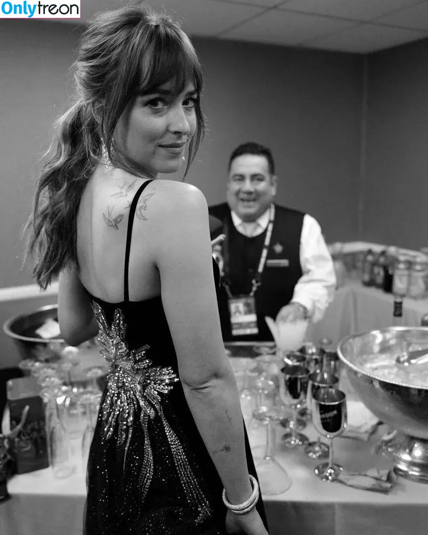 Dakota Johnson голая photo #0479 (dakotajohnson)