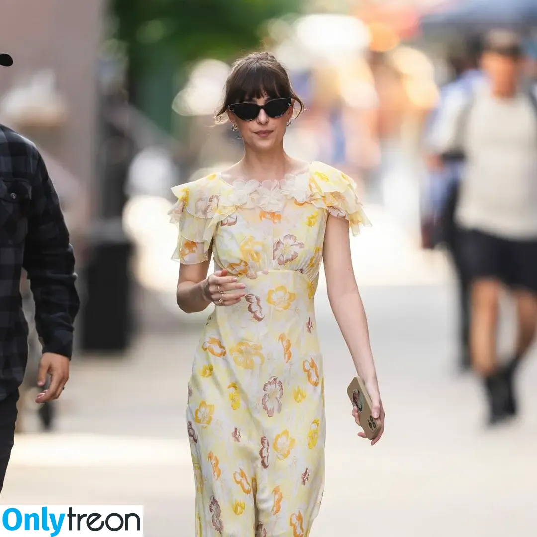 Dakota Johnson nude photo #1694 (dakotajohnson / isDakotaJohnson)