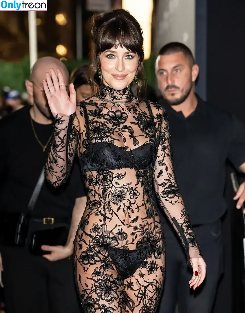 Dakota Johnson nude photo #1714 (dakotajohnson / isDakotaJohnson)