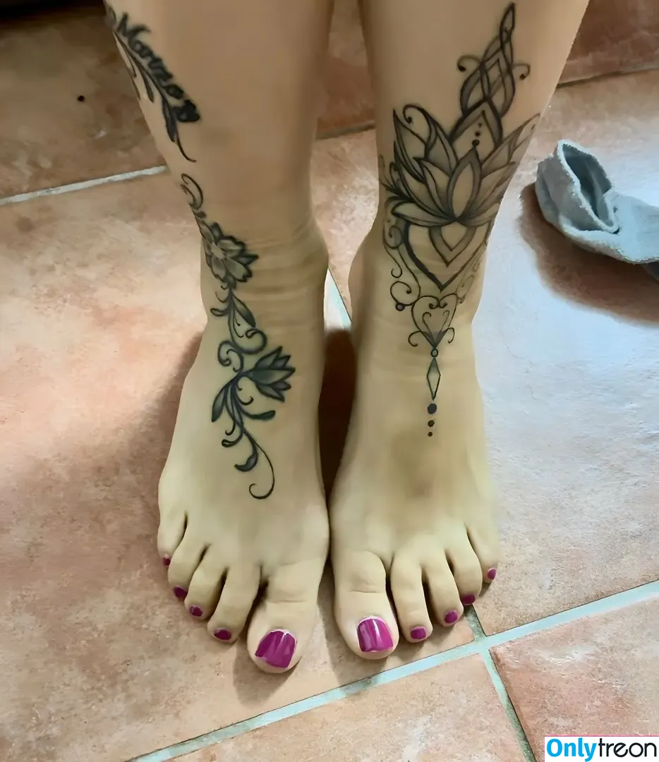 daliadiamante nude photo #0009 (pie.divip)
