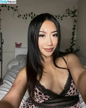 DamnsJulie nude photo #0009