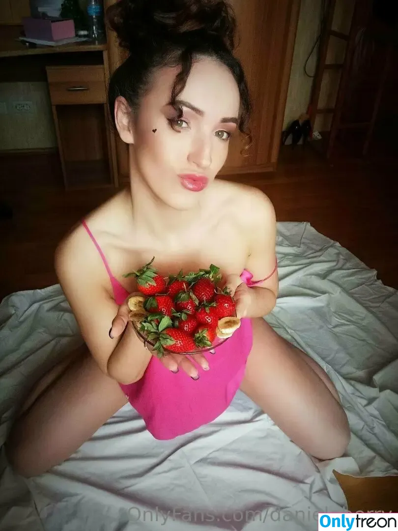 danaberry голая photo #0023 (danadberry)