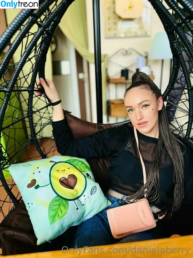 danaberry голая photo #0030 (danadberry)