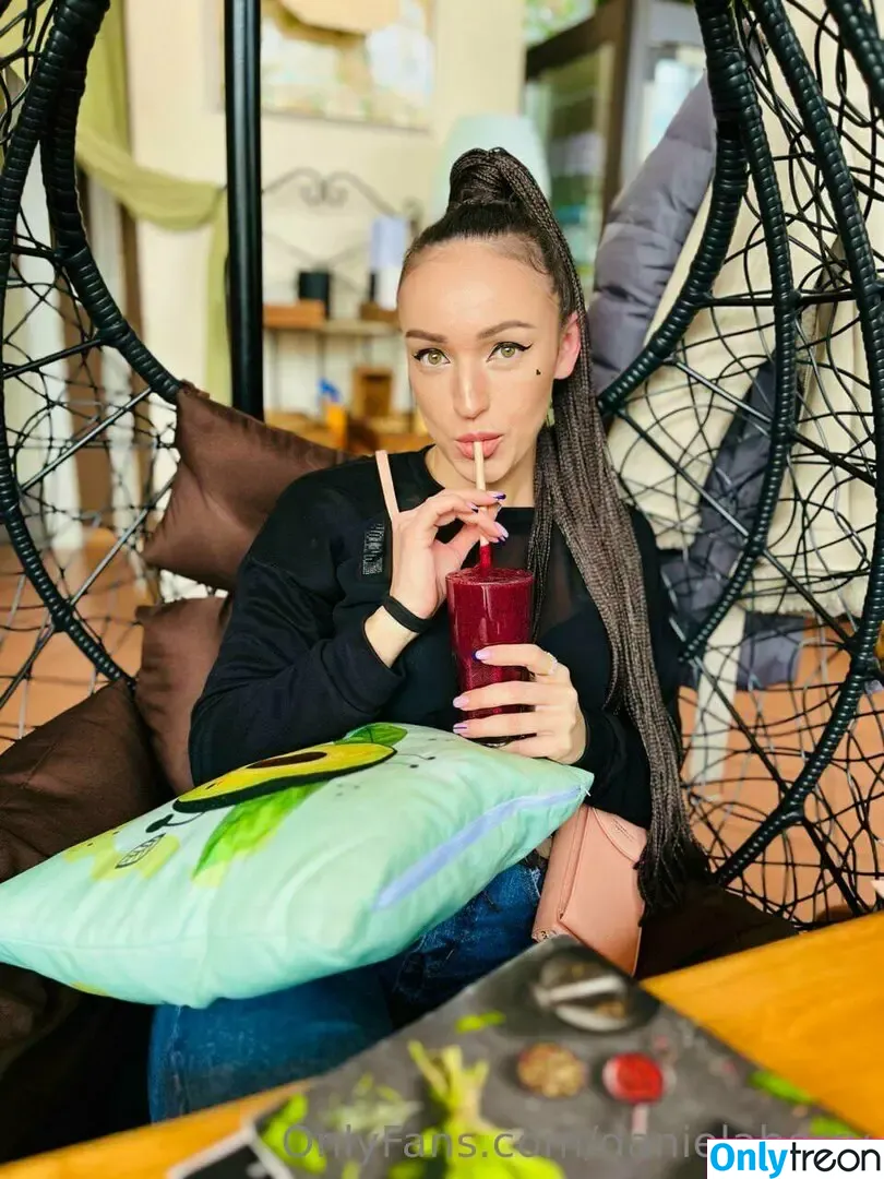 danaberry голая photo #0031 (danadberry)