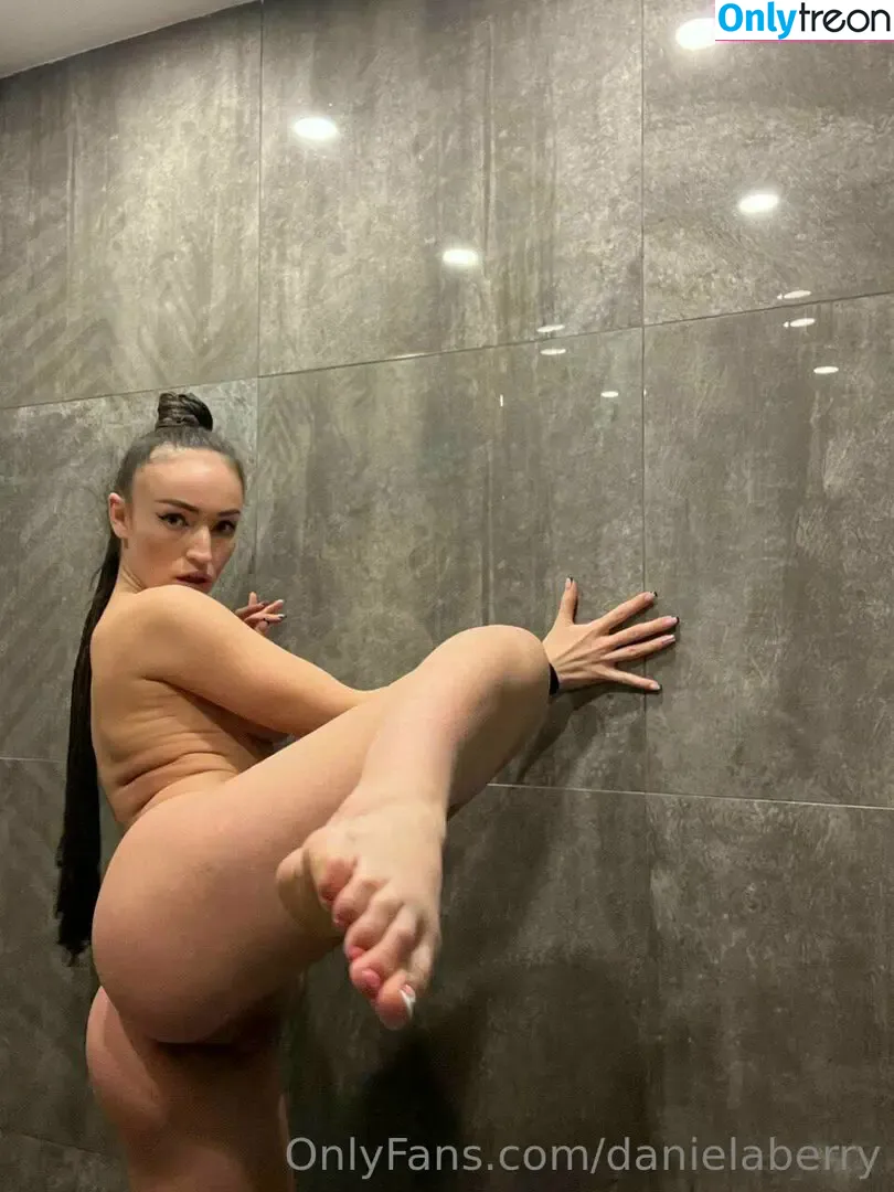 danaberry голая photo #0036 (danadberry)