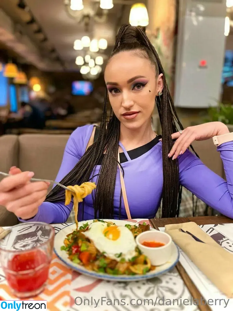 danaberry голая photo #0037 (danadberry)