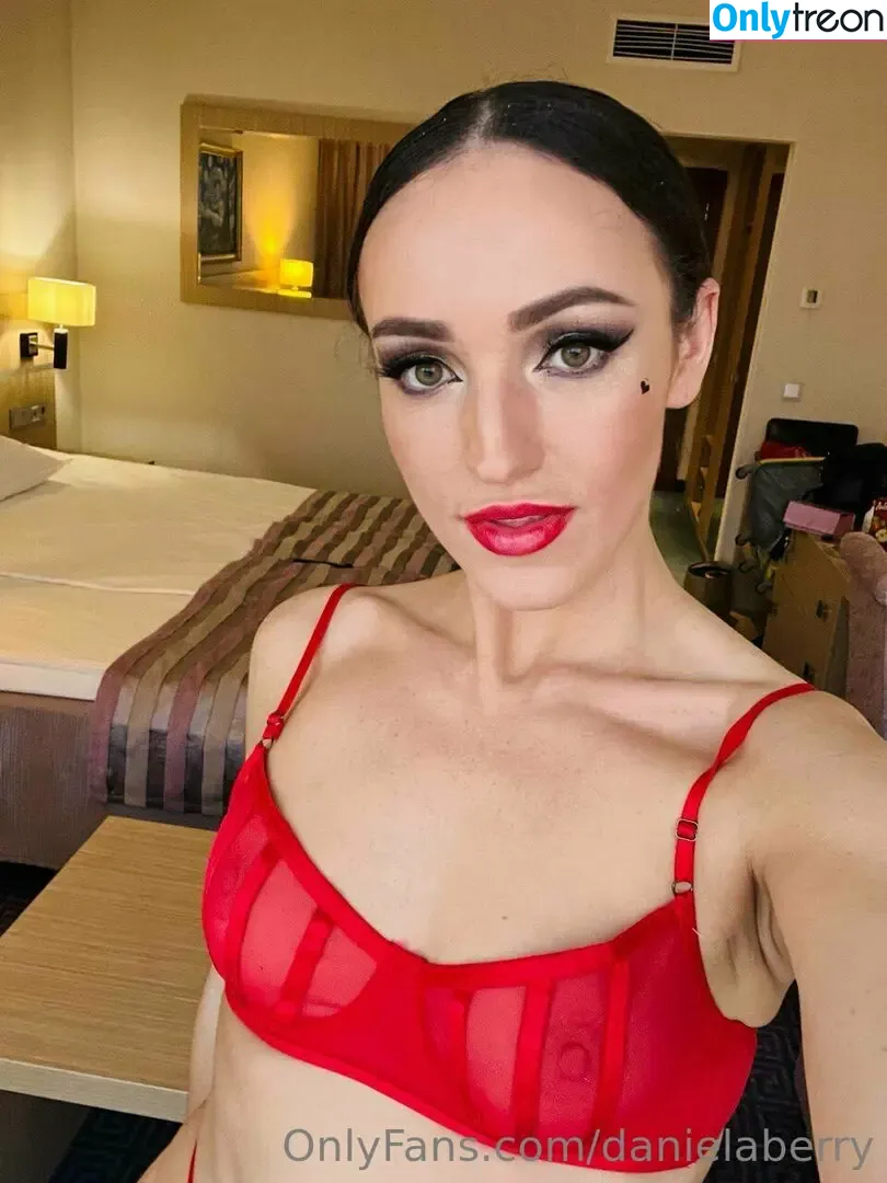 danaberry голая photo #0038 (danadberry)