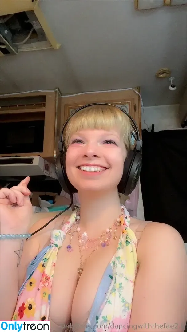 dancingwiththefae2.0 nude photo #0070 (dancingwiththefae2.0)