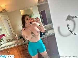 dangerousbunnyxx / patootiepeaches nude photo #0179