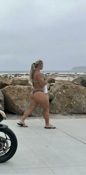 Dani Speegle / dellespeegle фото голая #0255