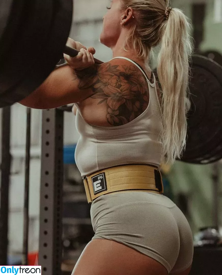 Dani Speegle nude photo #0211 (dellespeegle)