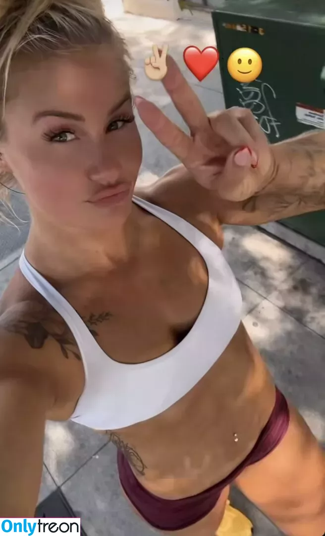 Dani Speegle nude photo #0223 (dellespeegle)