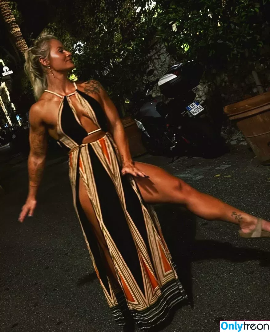 Dani Speegle голая photo #0231 (dellespeegle)