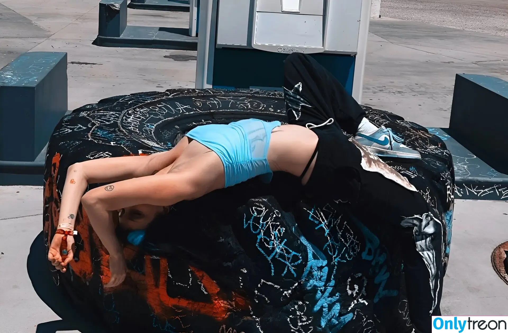 Dani Thorne nude photo #0669 (dani_thorne)