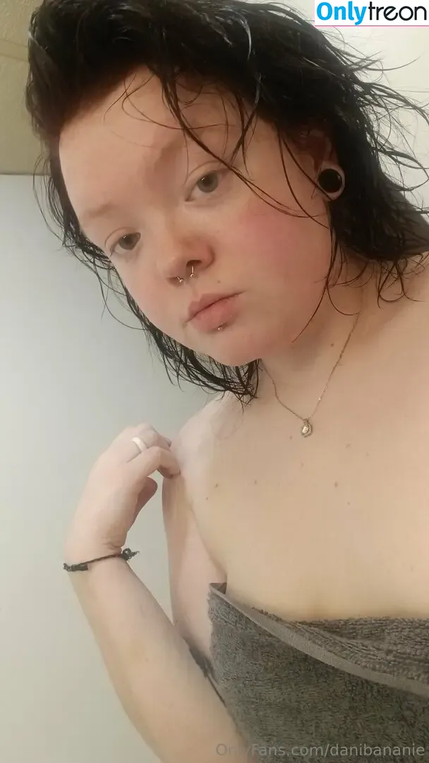 danibananie nude photo #0017 (danibananie22)